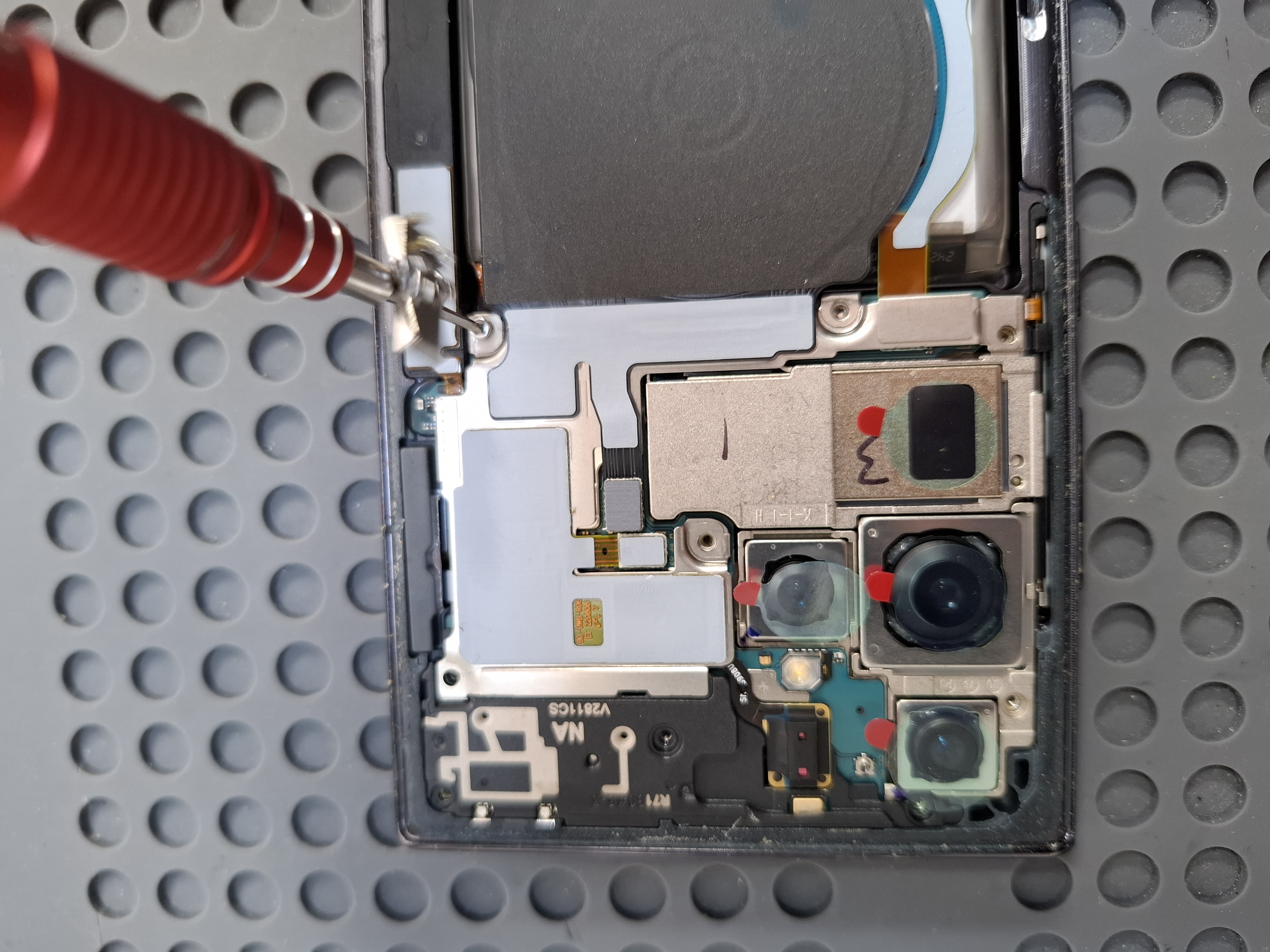 Закручивание винтов Samsung Galaxy